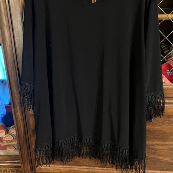 CATO Elegant Black Fringe Blouse - Picture 5 of 7